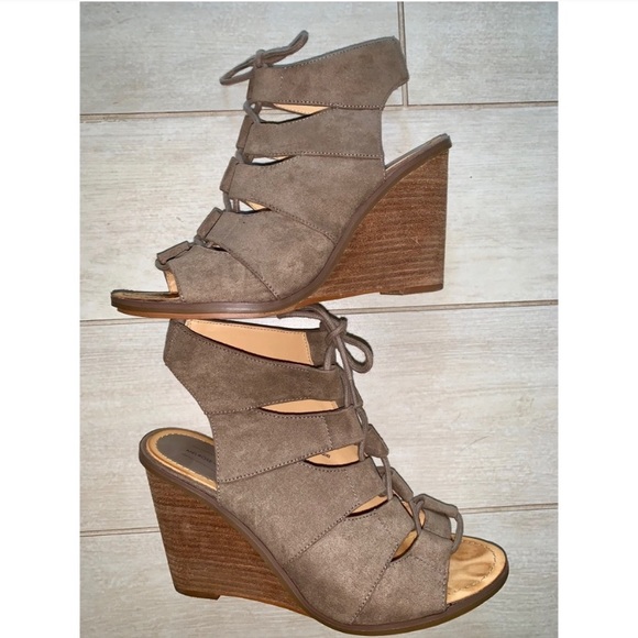 Melrose and Market Shoes - Melrose & Market Taupe Wedges